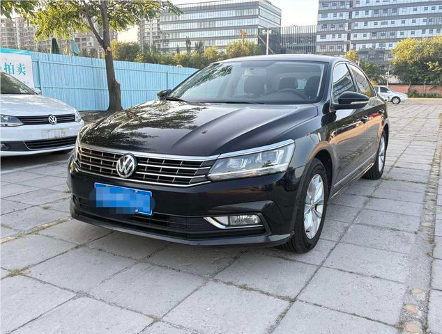 二手帕萨特，8年残值不到两成，你还敢碰吗？兄弟们，今儿必须给你掰扯明白这台“德系神车”的二手账。新车