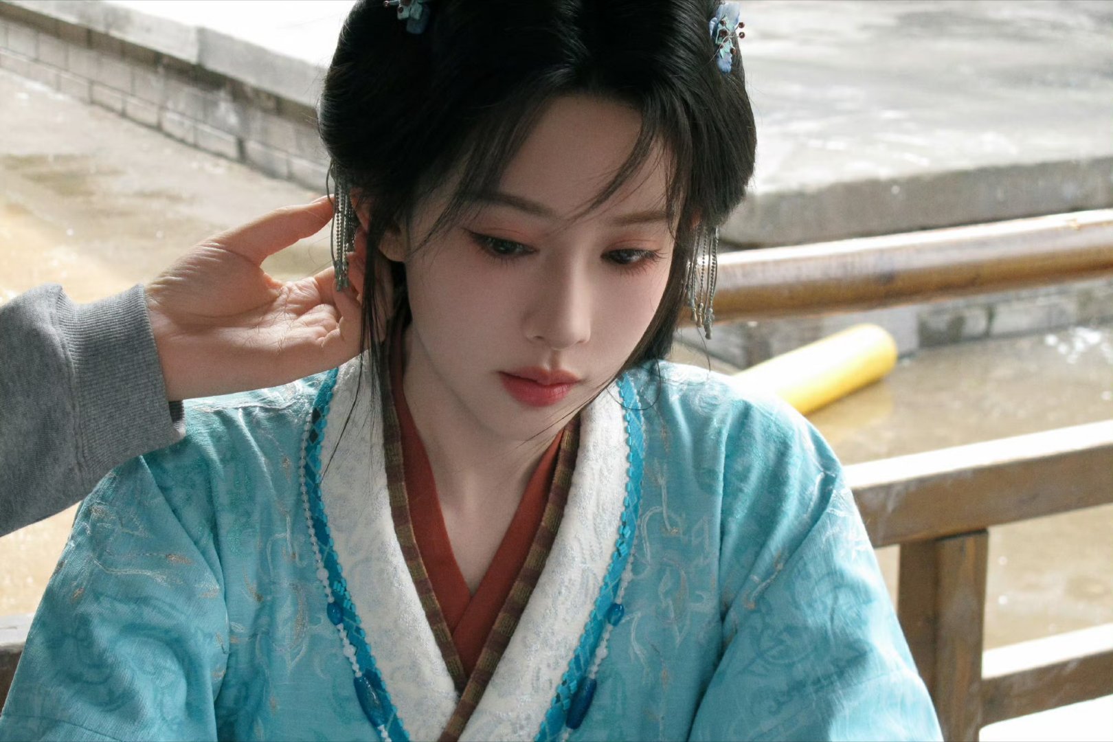 孟子义孟子义悄咪咪的发狠好喜欢孟姐的碎碎念啊悄咪咪发狠、躲起来偷看、抱着老巧贴