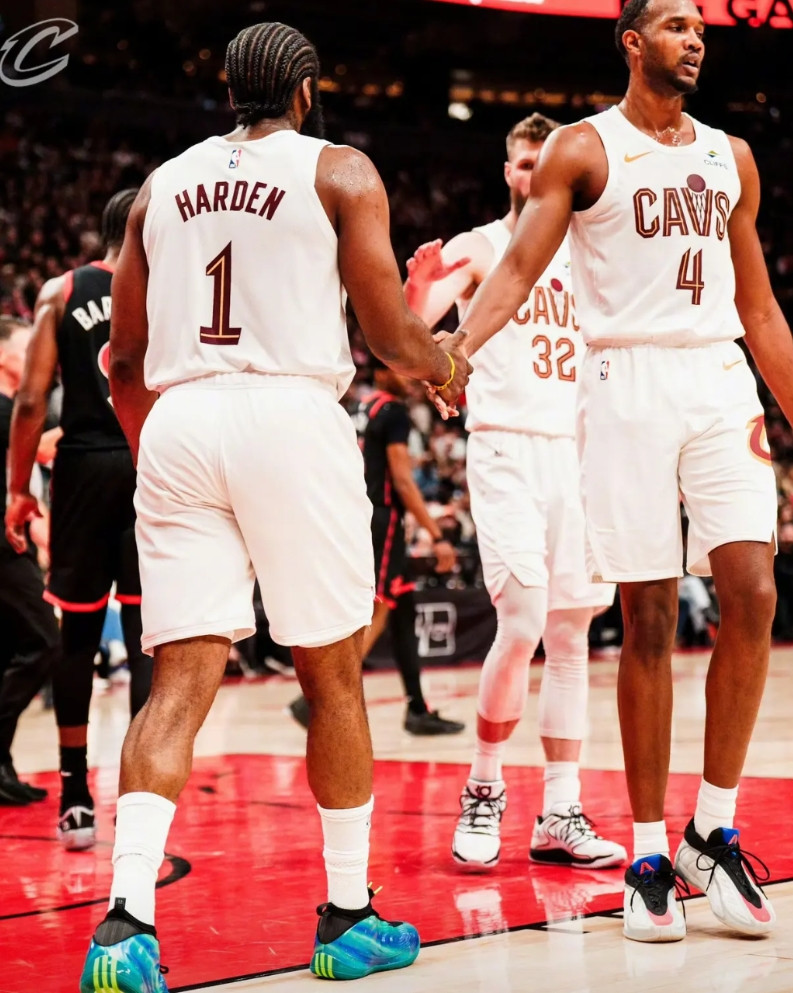 骑士输球真的不用再阴谋论了，虽然联盟确实希望多打几场，可也没有那么夸张的介入，尤