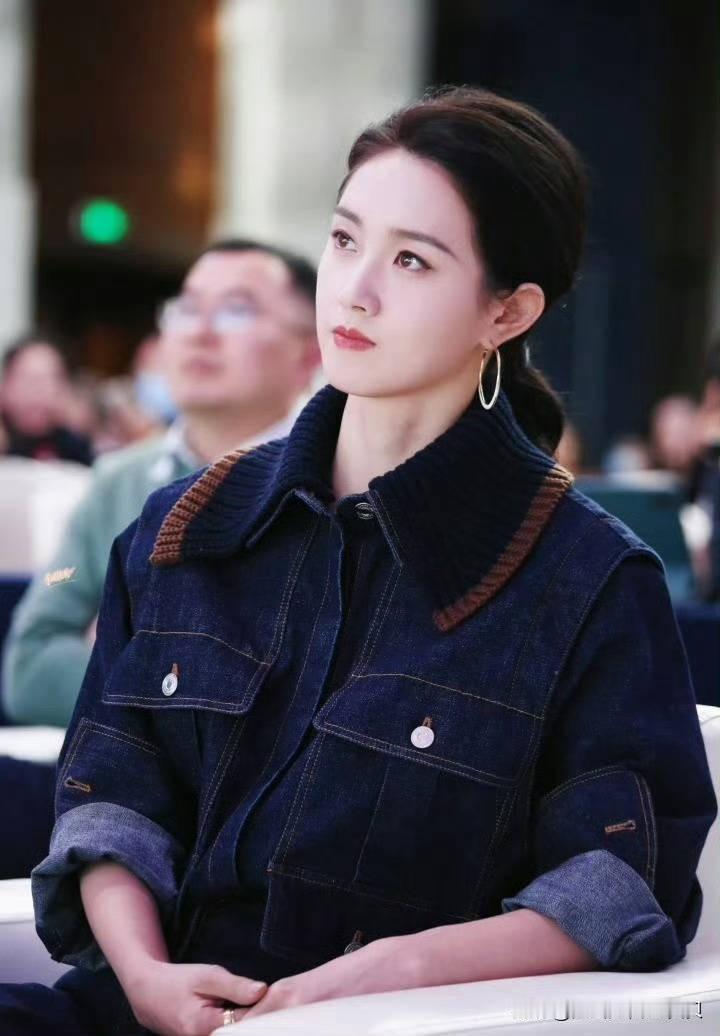 同样是短剧爆剧走出来的女主，郭宇欣发展明显比余茵好多了！好一个乖乖女虽然是大