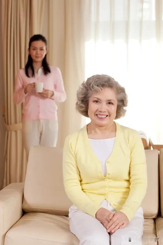 一天，姑娘领着男友回了自家。丈母娘瞧见女婿来了，就像个“智商考官”似的，打算测试