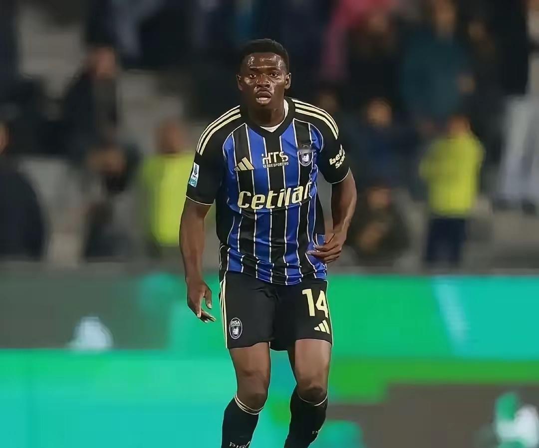 赎身？国际米兰外租至比萨的21岁尼日利亚中场阿金桑米罗，本赛季在比萨表现出色，代