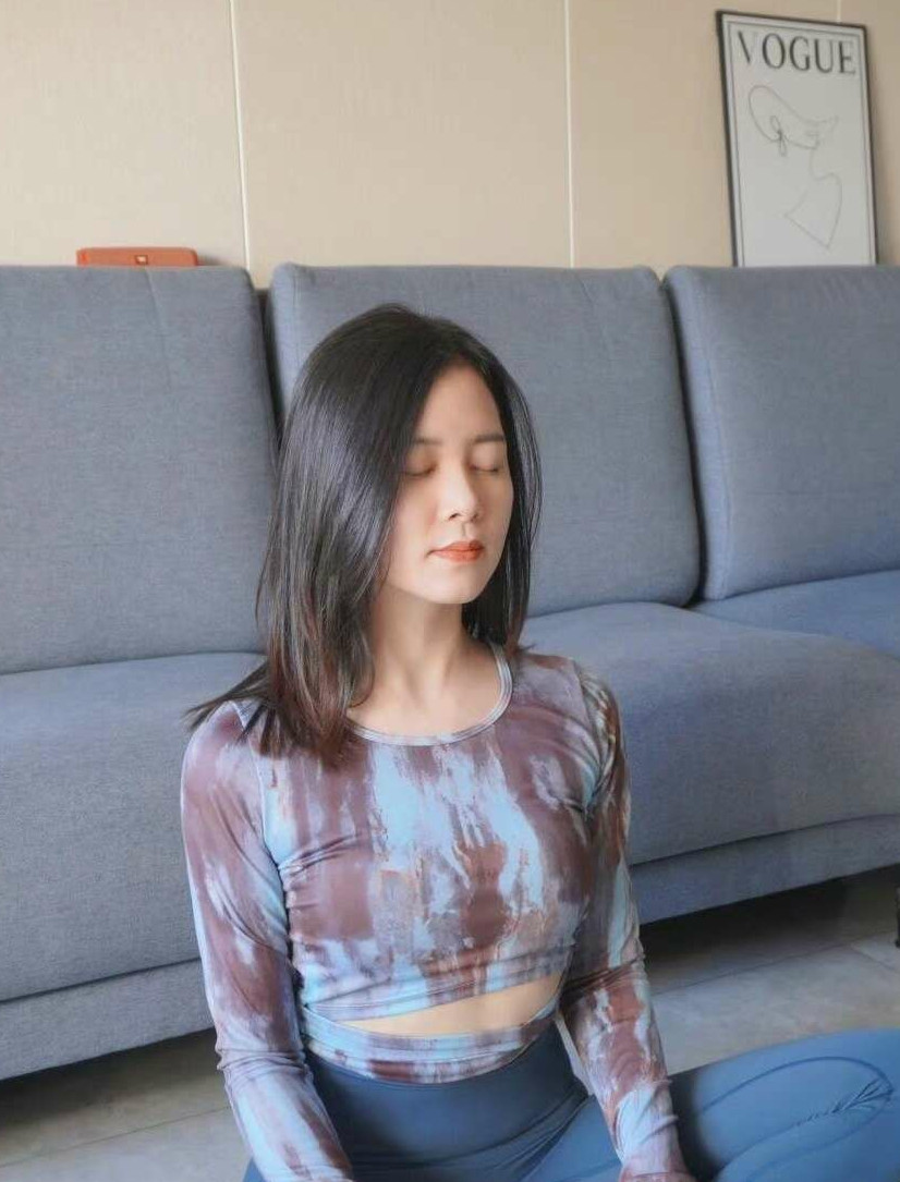 练瑜伽还得提提裤子？