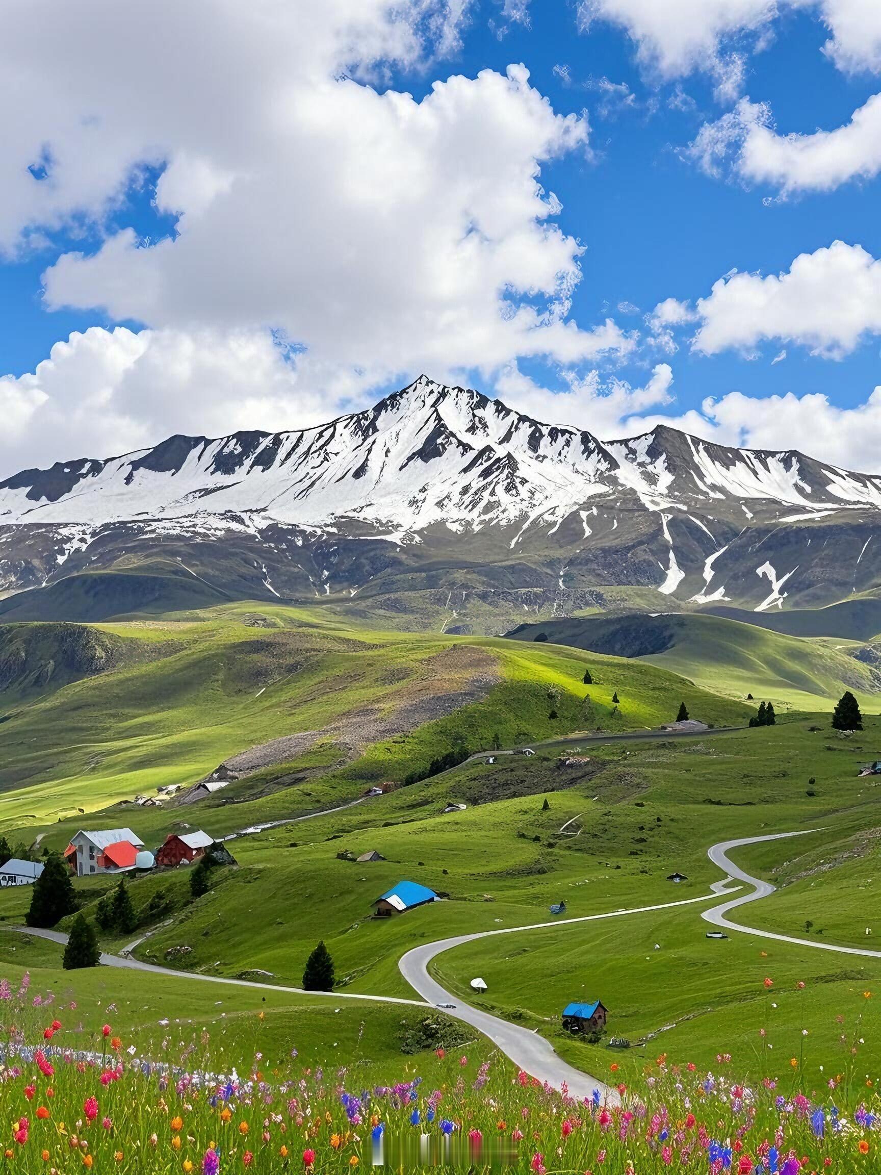 生活手记来这里，都会遇到一片片五颜六色的海洋，耸立的雪山，偌大的草甸，傍晚的星