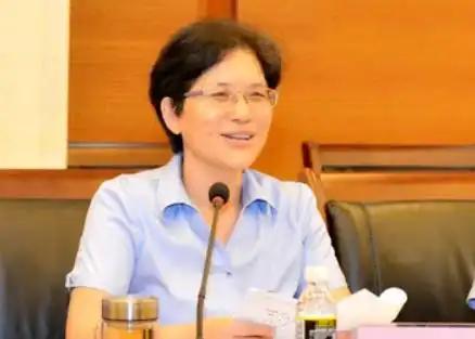 身居副厅级的法院高官低调离婚为哪般？海南省高院原副院长张家慧，当年是海南以高学