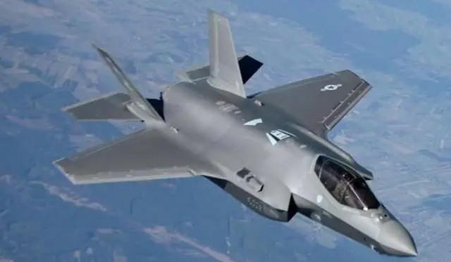 很多人不理解，F35为何飞不快？其实F35、朱姆沃尔特、濒海战斗舰等武器装备都是