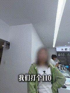 这事儿真的给我看傻了，离谱到我都想笑。江苏有个自称学法学的女生，跑到手机店