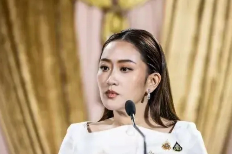 佩通坦这丫头不简单！洪森一记“录音杀”本想断她仕途，谁料她一招“金蝉脱壳”转任文
