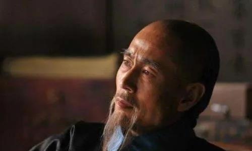 从贵州北上的胡林翼，身边嫡系只有600黔勇，湖南巡抚骆秉章拨出2000人马，曾国
