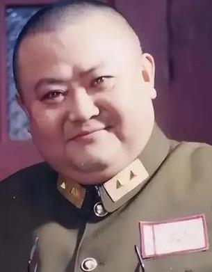1948年，蒋介石给淞沪警备司令宣铁吾发了封密电：把范绍增抓了押去南京，要是敢抵