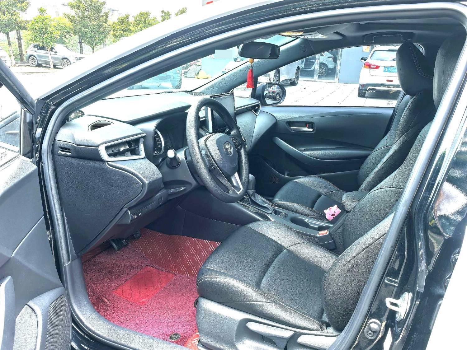 新到2020年7月丰田雷凌1.2T豪华版，带天窗，多功能方向盘，全速自适应巡航