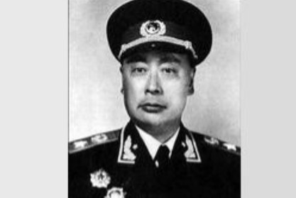 1937年，陈毅被叛徒诱骗下山，途中他觉得口渴，于是拐到一农户家里喝水，却因为农