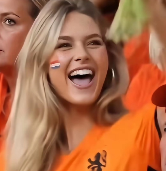 世界杯这是捅了美女窝了吗？​