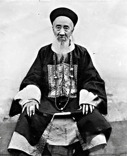 1895年，58岁的张之洞身体不舒服，下属赵茂昌送来了一支野山参。张之洞吃了后龙