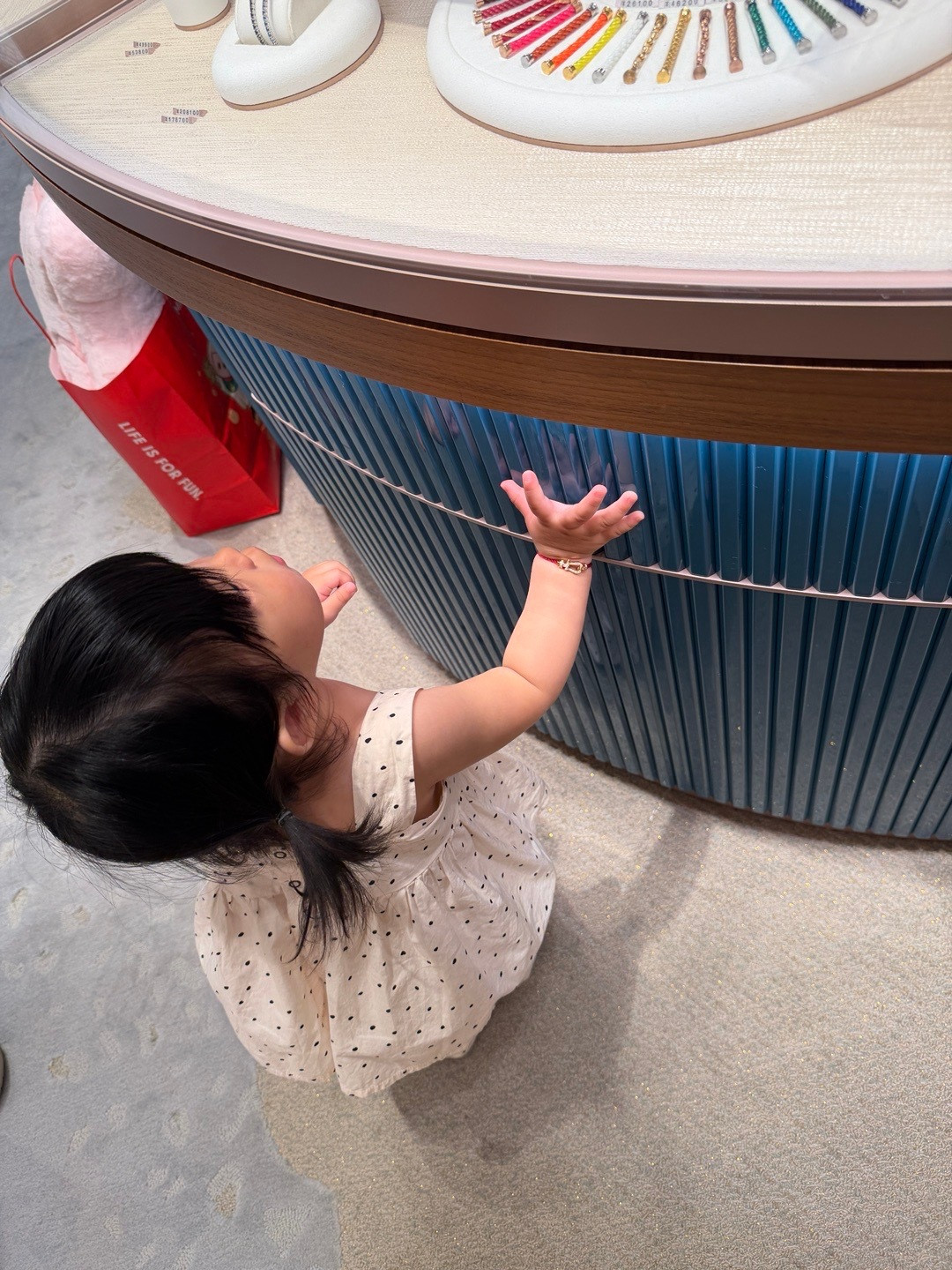 小孩姐自己选的第一根首饰