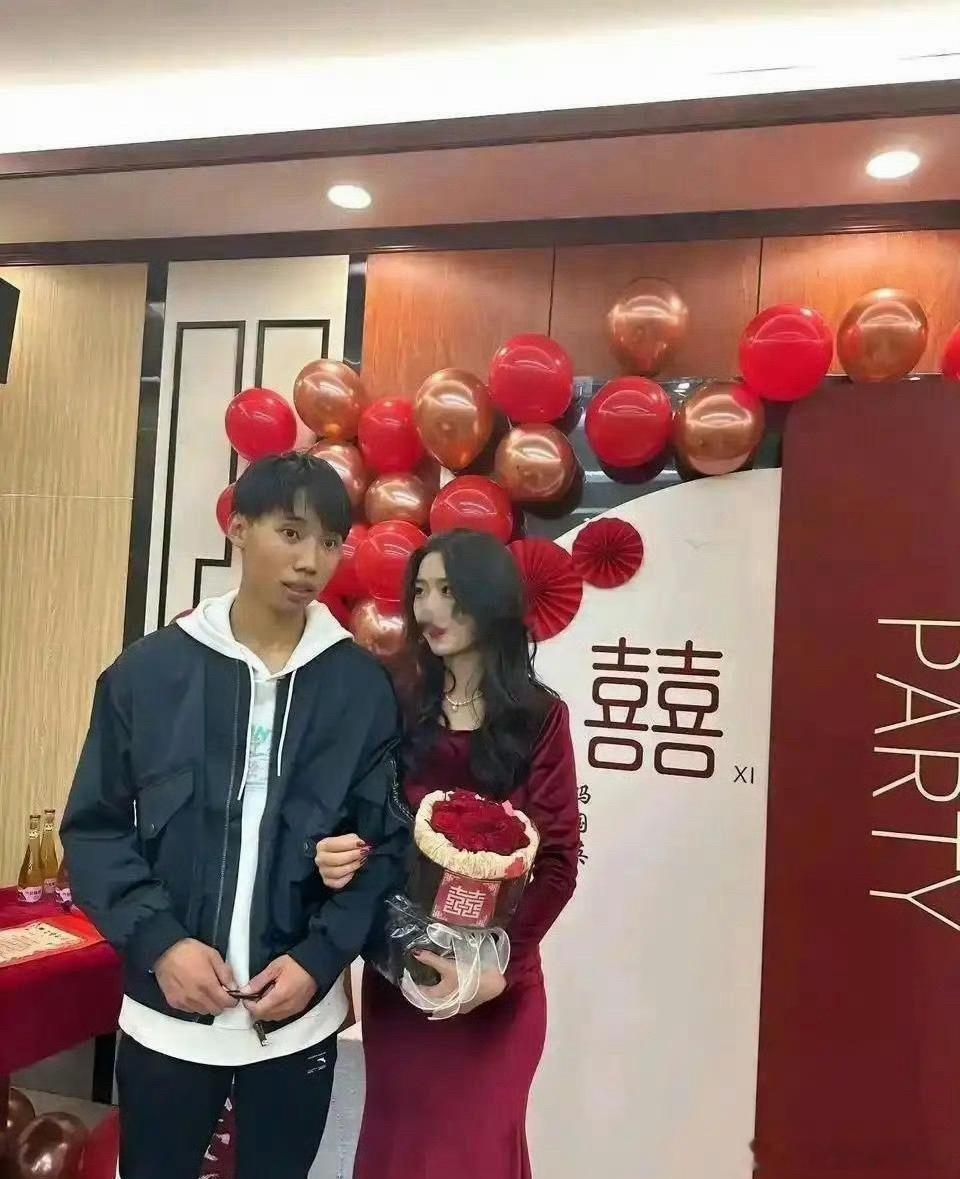 我都不知道我表姐怎么看上的他​​​