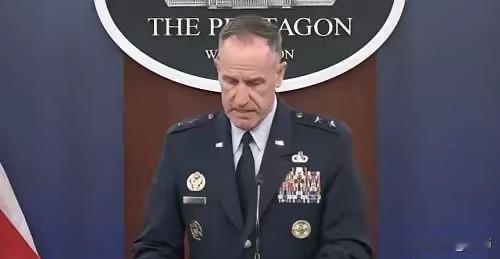 美军南海半小时连摔两架战机，航母霸权遮羞布被彻底扯下！