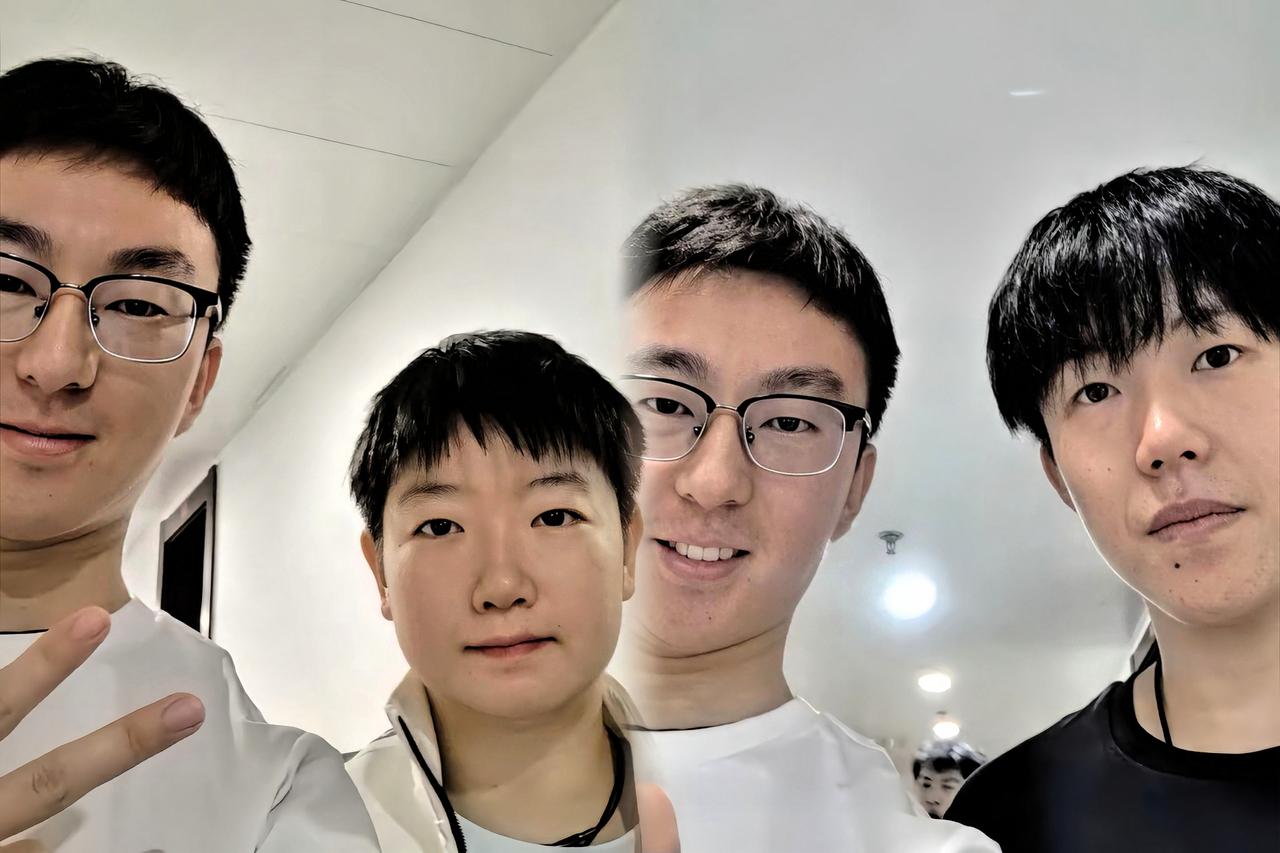 国家队合作的理疗师晒了和莎莎、大头的合照！虽然没说是啥时候拍的，但一看就