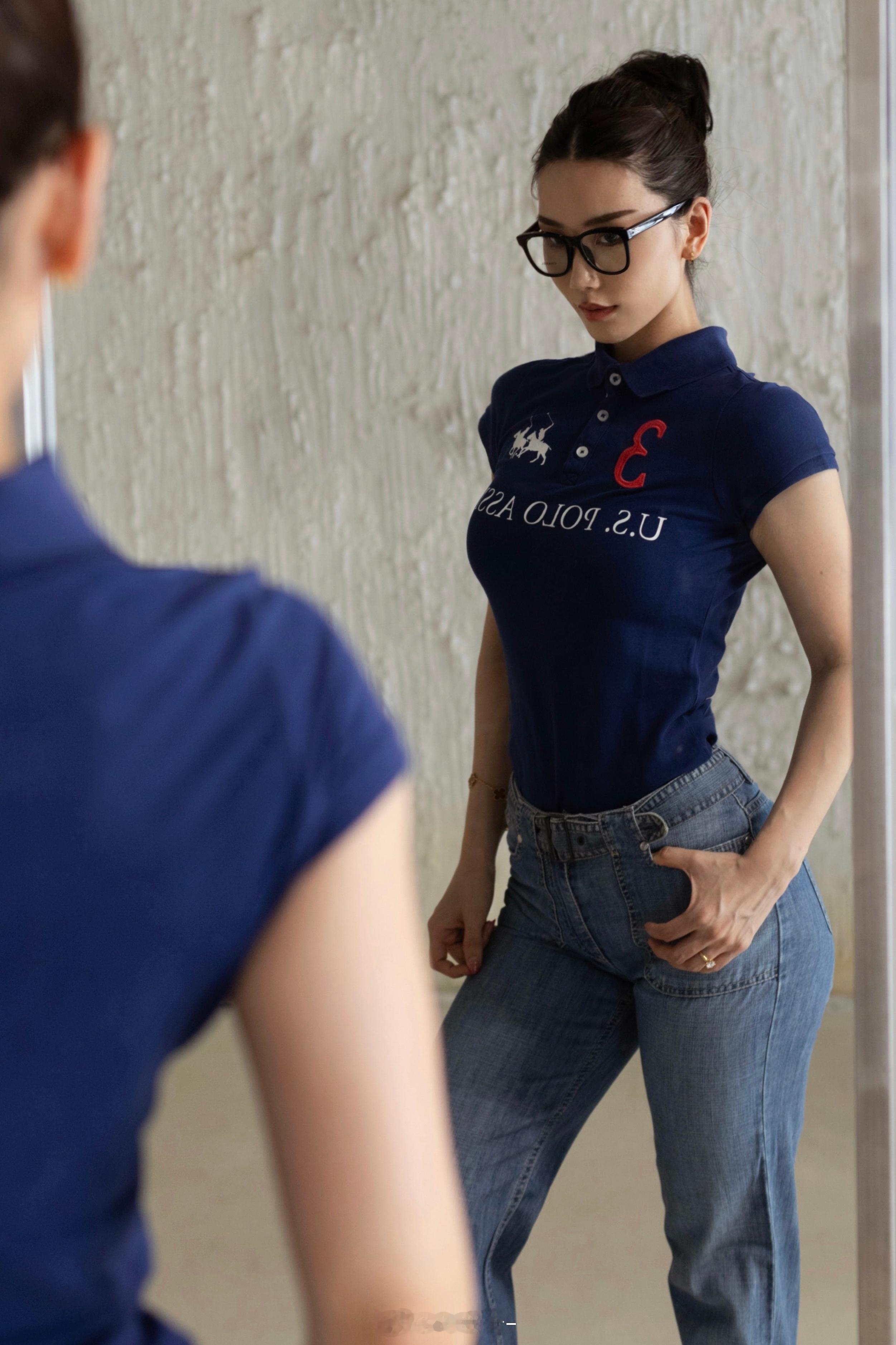 如何检验健身成果上一年的👖快撑爆了今日穿搭​​​
