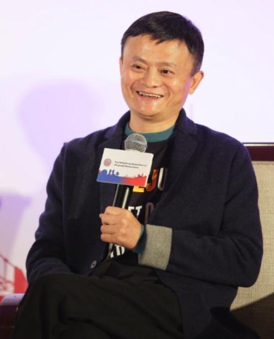 2013年，马云斥资3600万元，将双色球一整天的所有彩票组合，全部买下并赠予淘