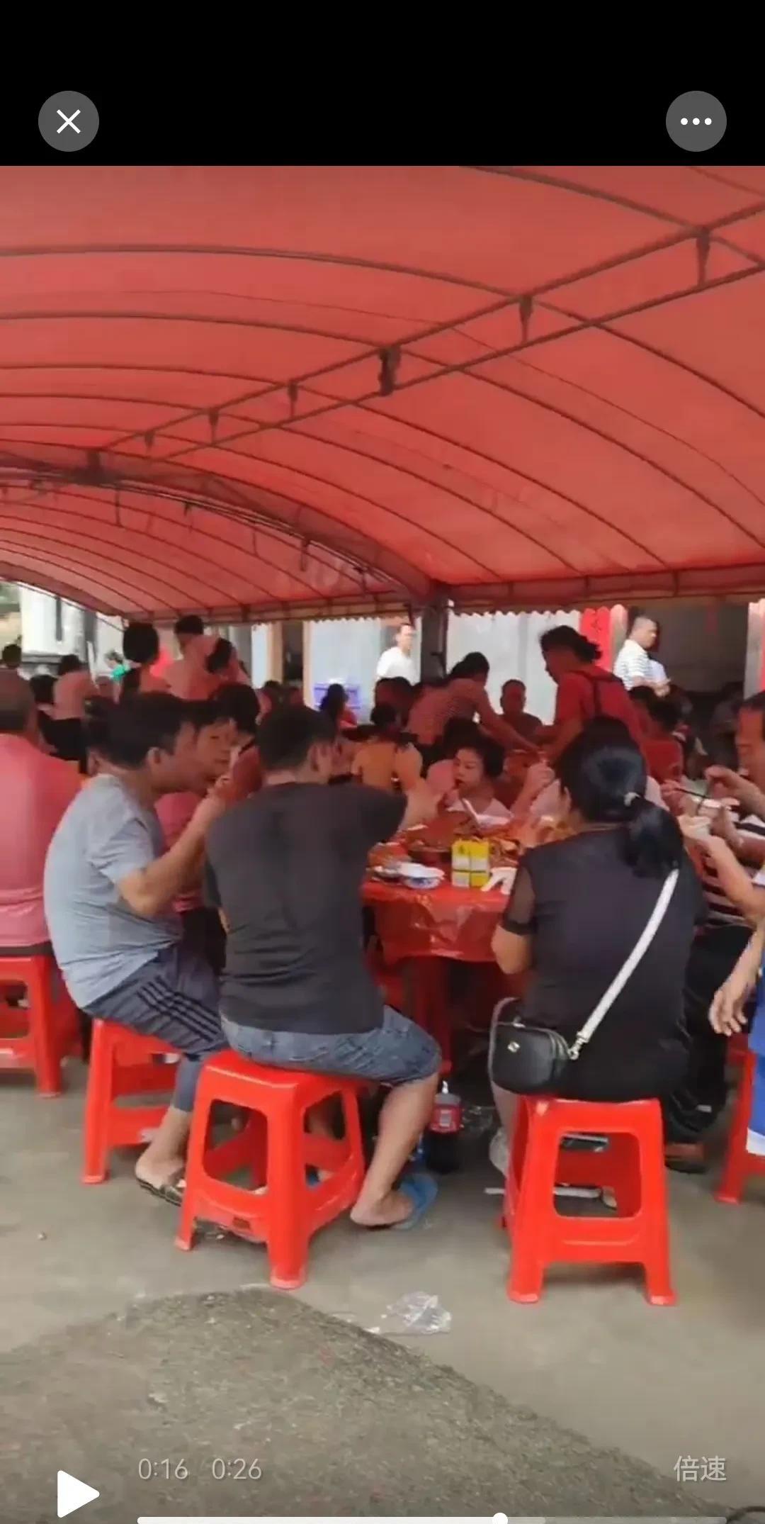 又喝大学酒，马上开学了，到处都是大学酒，又有好几家亲戚通知去喝，每年都是这样。