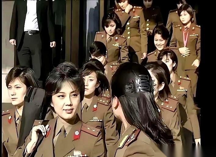 一条评论，底下三千多楼。就一句话：“这些女人，都是万里挑一的，个个旺夫，所以心