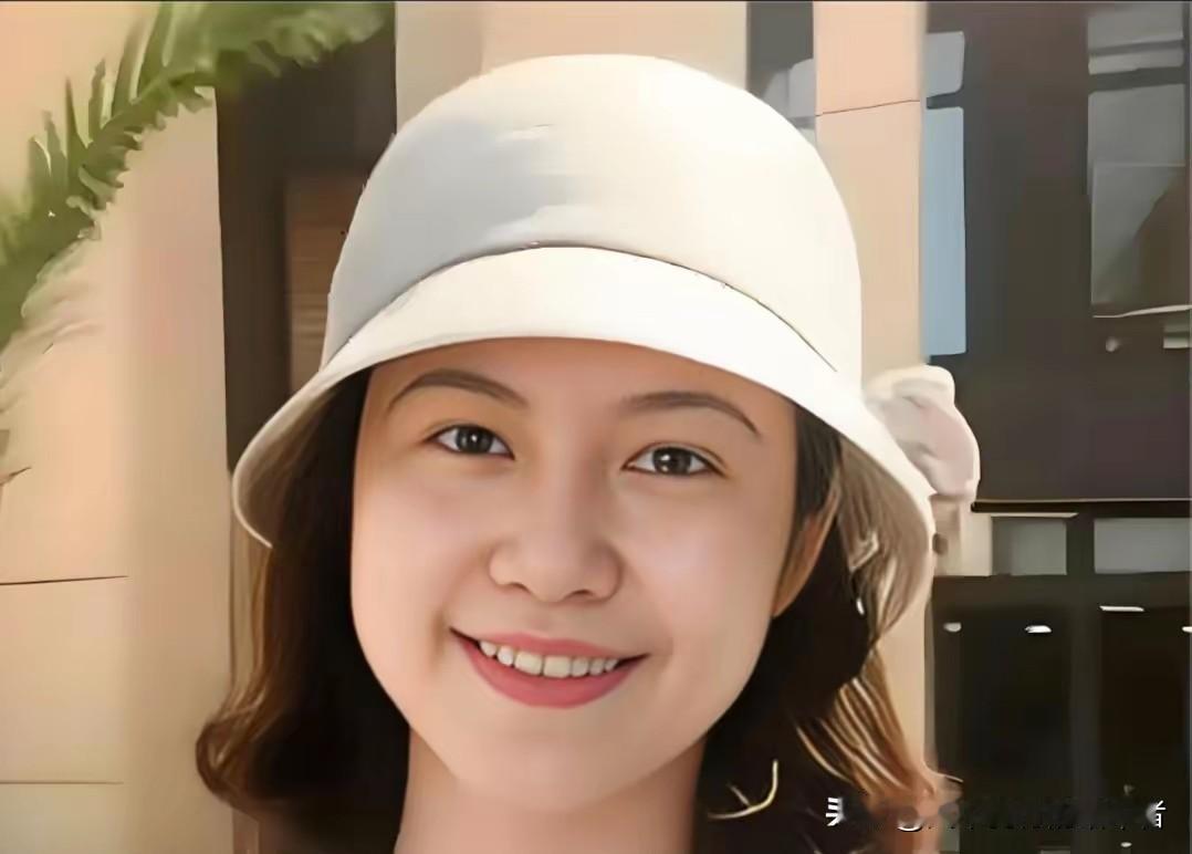 杨老离开我们之后，翁帆的做法真的让人心里一暖。她没声张地从原来住的大房子里