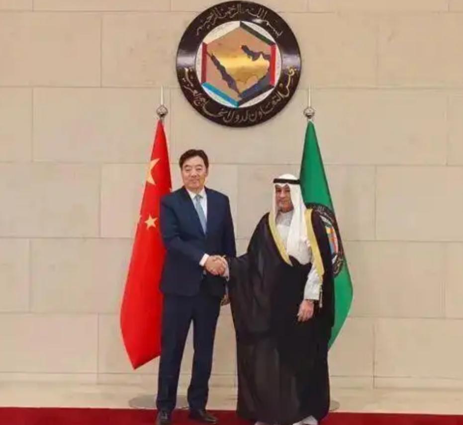 极罕见一幕终于要发生了：中美官员将同时现身中东，特朗普态度大变！当地时间3