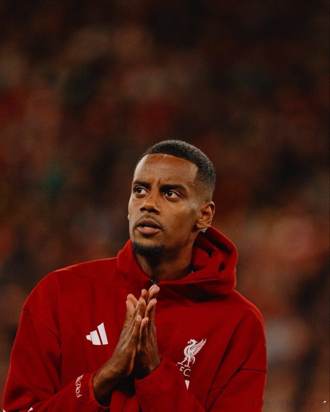 卫报记者解读斯洛特新闻采访中：伊萨克可能优先级埃基蒂克斯洛特承认，他可能不得不让