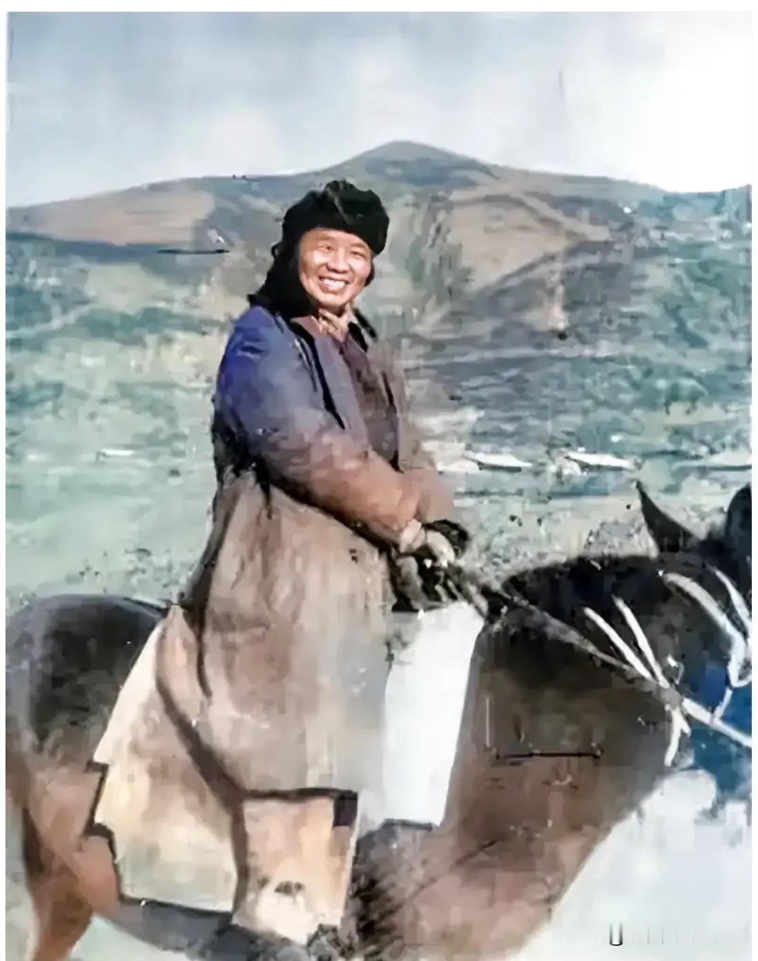 她是红军唯一的女子师长，传奇巾帼英雄。她曾带领五百女兵击溃敌军一个整团，战功赫赫