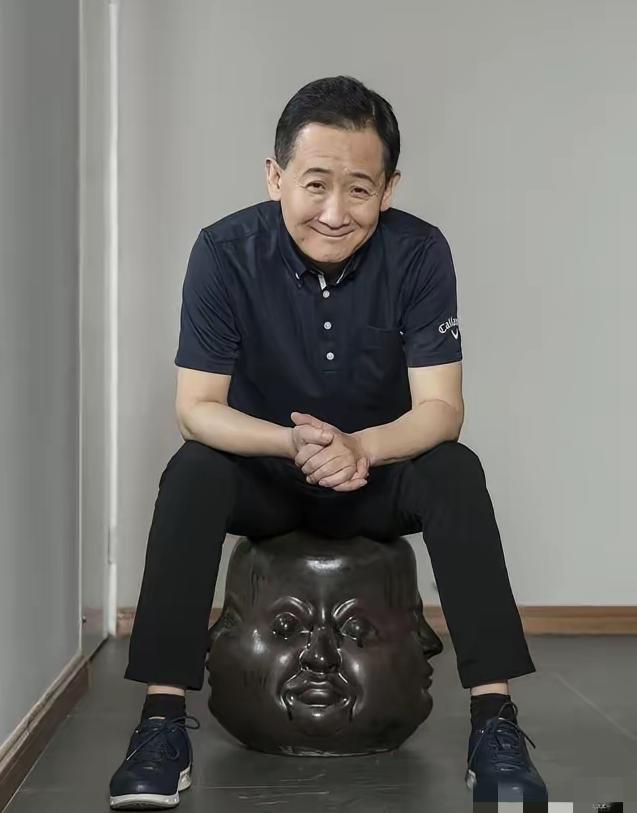 演员梁天与妻子孙凤英一起辛苦培养儿子20年。2010年，儿子以600多分考入北京