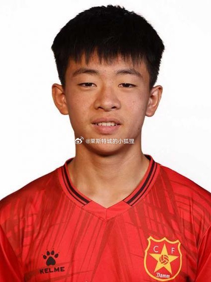 8号特工邝兆镭在上周的联赛中达姆U16A队2-2战平萨瓦德尔最终排名联赛第1