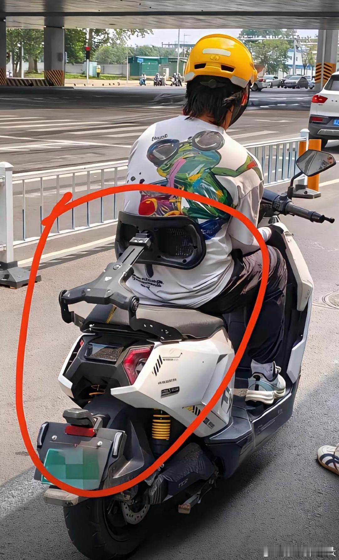 路上看到这个摩托车改装，到底实用吗？​