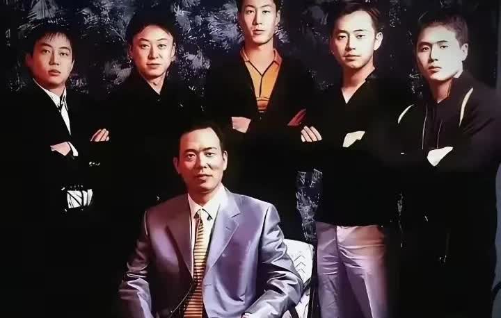 蔡振华的五大弟子：1、刘国梁：原乒协主席。2、马琳：现国家女队主教练。