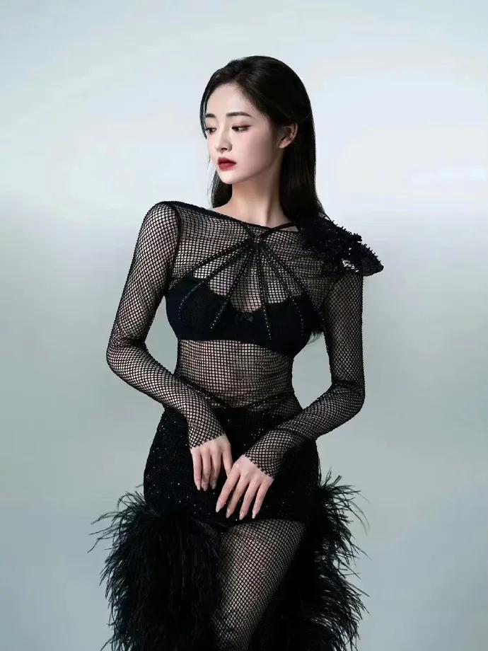 周洁琼妹妹内衣代言写真，根本不够看 