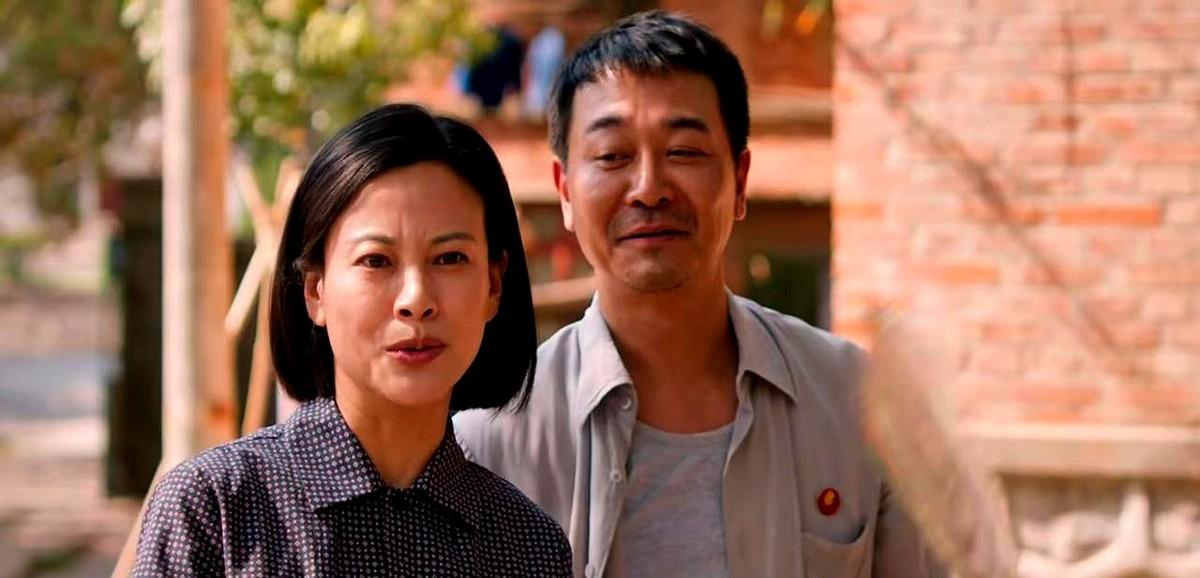 别被剧名骗了，《纯真年代的爱情》里最不纯真的，恰恰是主角。顶着“纯真”光环的