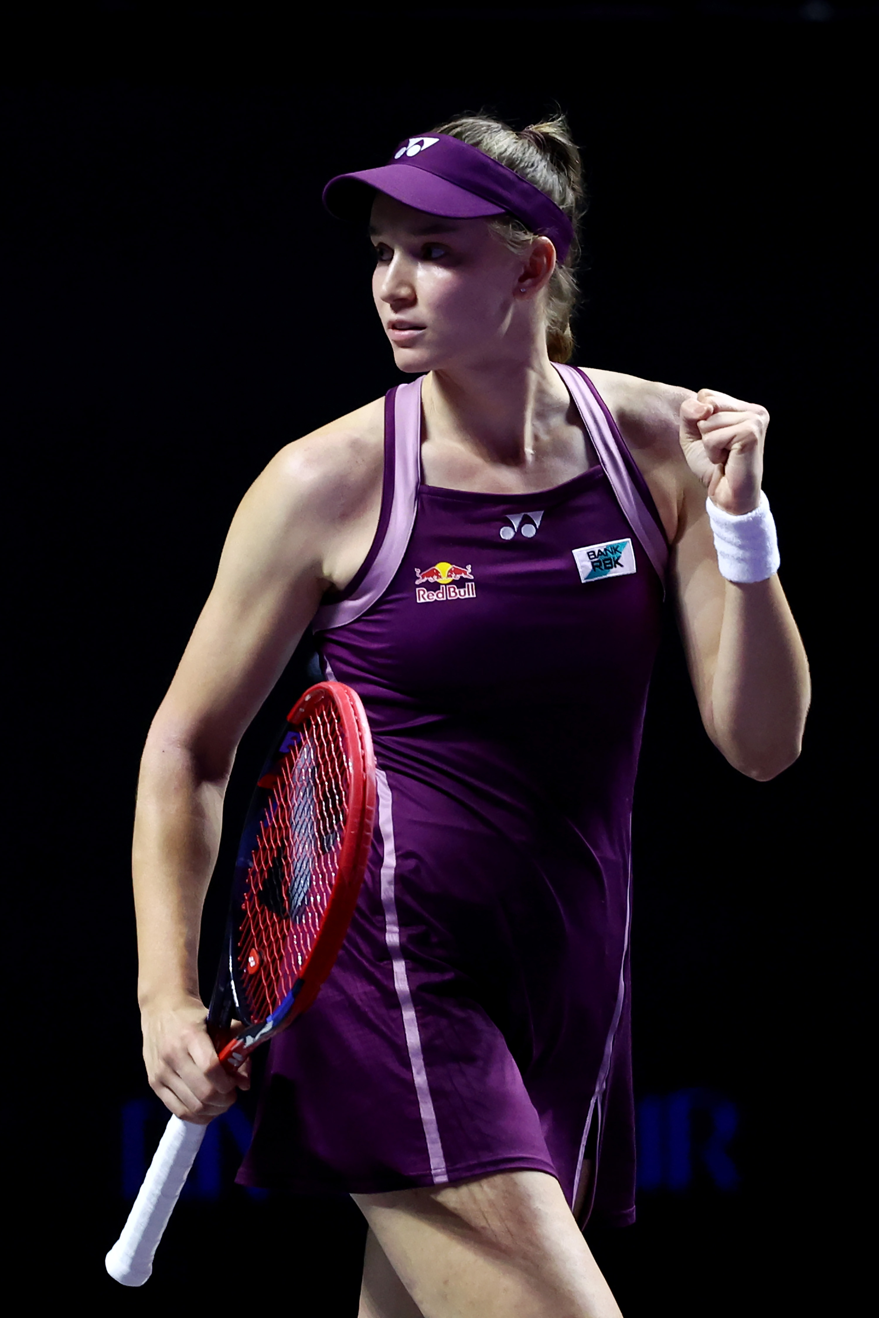 莱巴金娜小组赛全胜晋级✅WTA年终总决赛小组赛，6号种子直落两盘，以6-4/6-