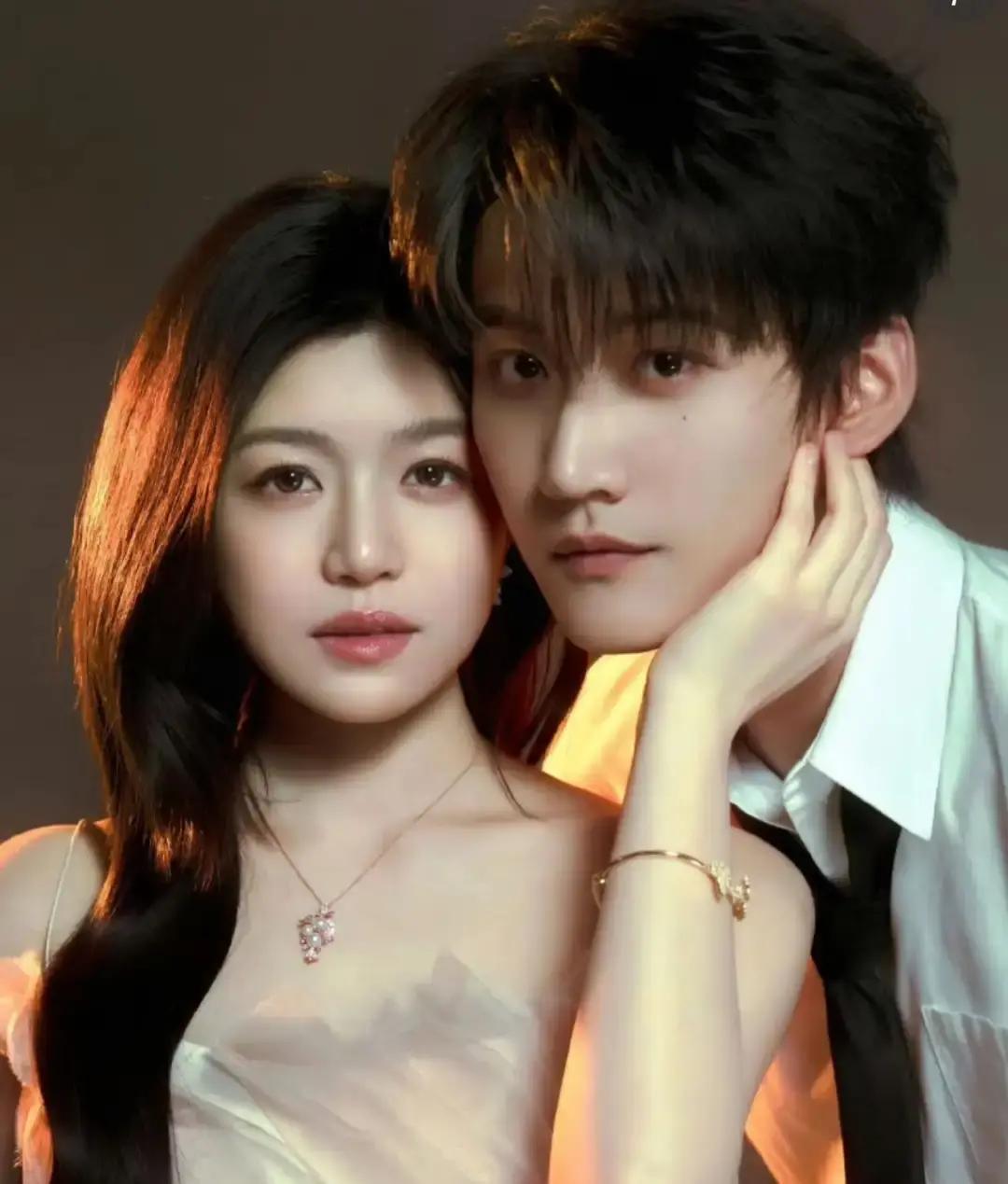 又传离婚？陈晓陈妍希这点事儿，网友比本人还着急。查查最新消息，两口子工作室