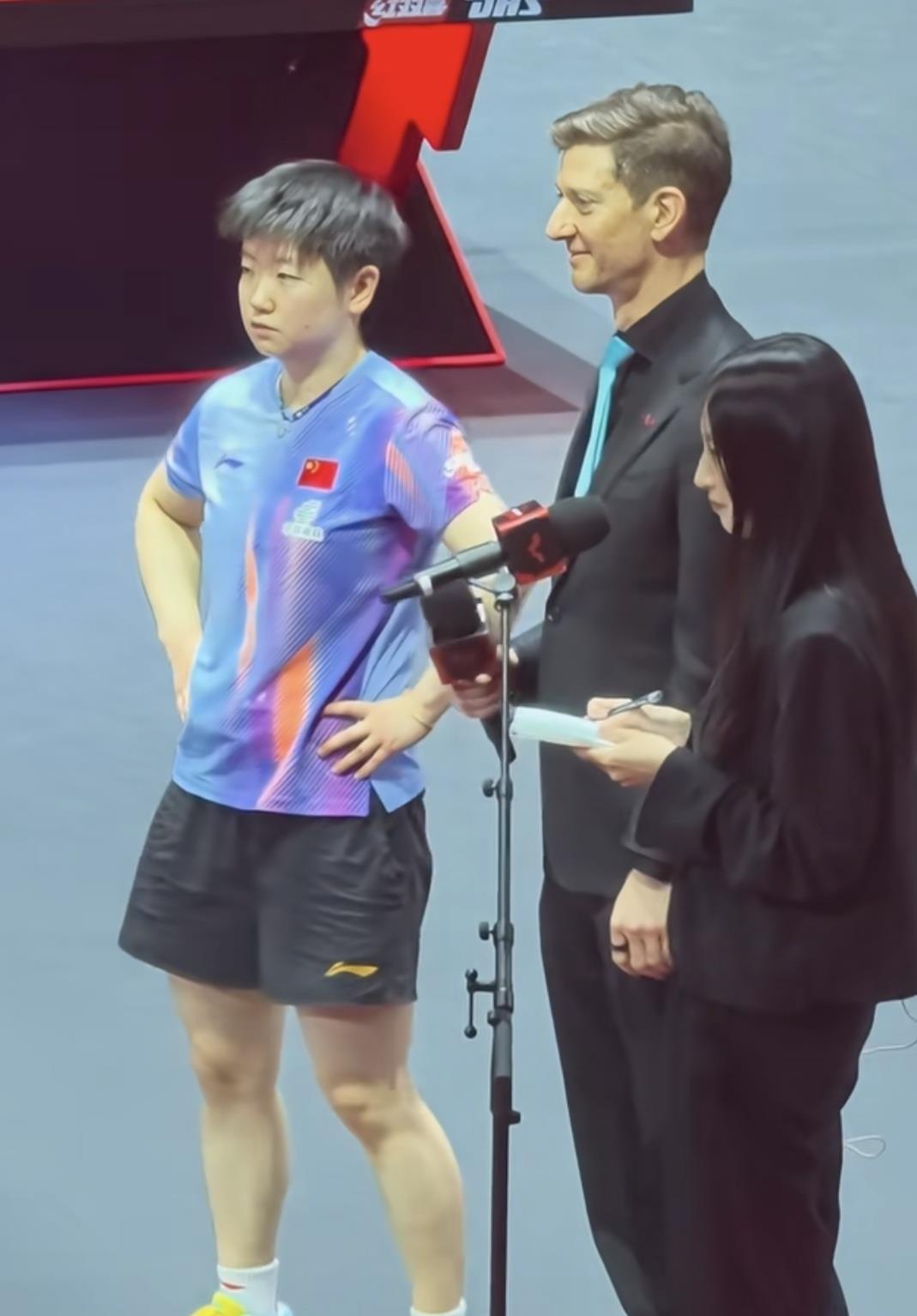 【亚当是谁】亚当（Adam）是WTT世界乒联的英国籍主持人/解说员，长期负责国际