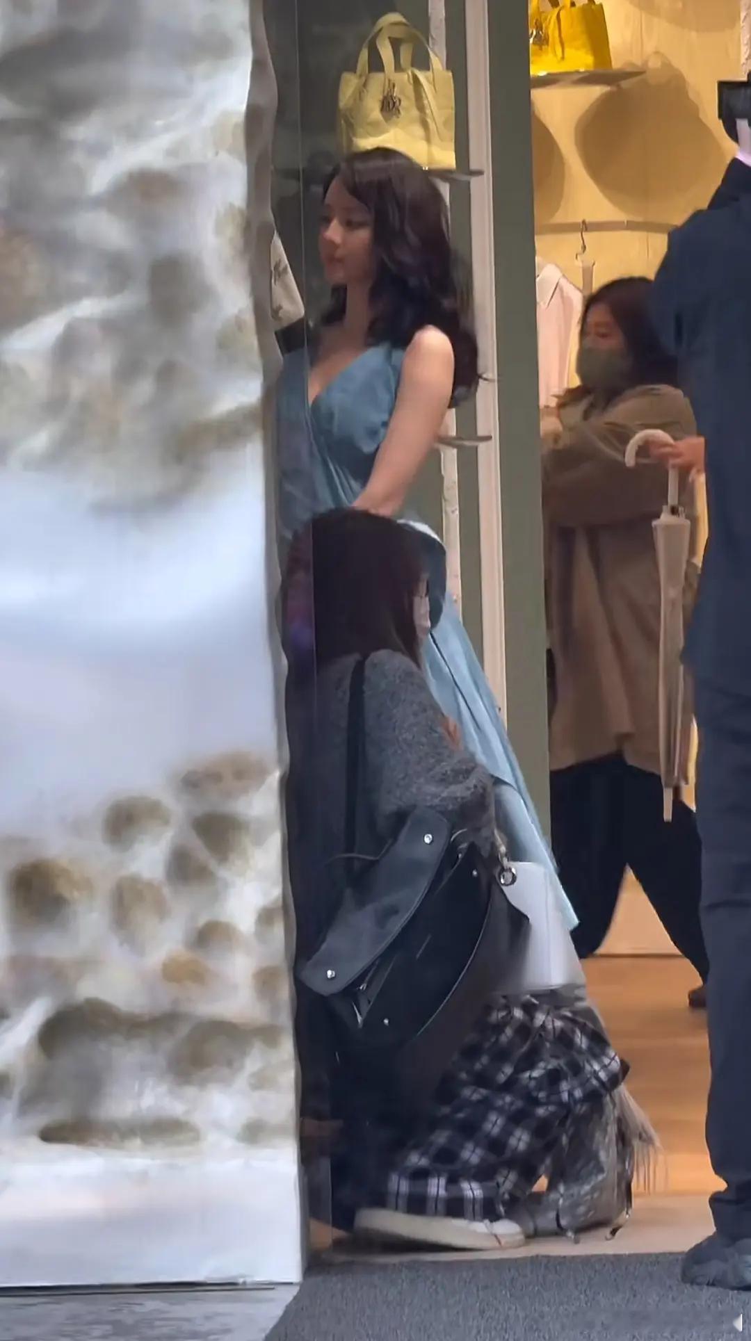 侧脸的热巴