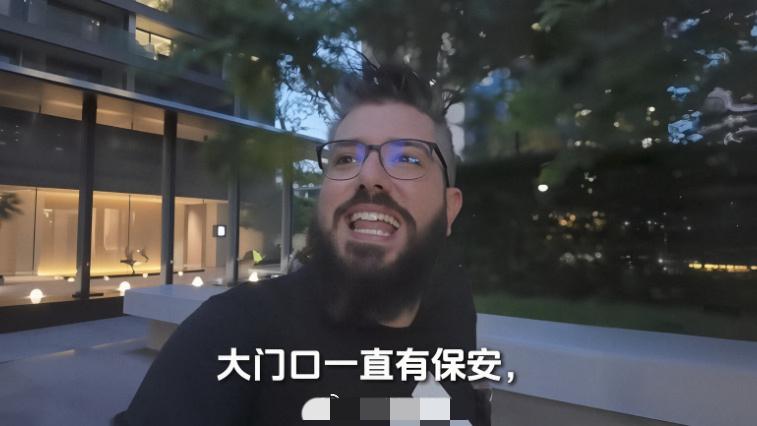 这个西班牙大网红举家定居深圳，只怕是来中国找视频素材的吧？他说深圳是世界上最安全