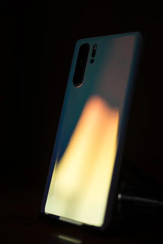 用了小米手机后，才深刻体会到华为系统流畅度的优势。就拿日常使用来说，打开多个应用