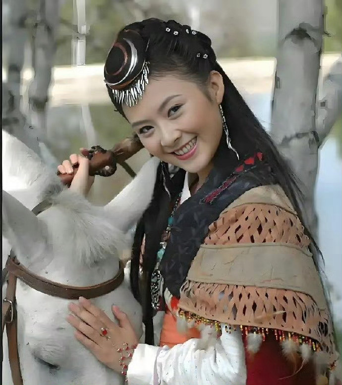 沈腾老婆王琦年轻时旧照竟然这么美，圆脸流量花长相不输现在的网红脸，不过后来退圈可