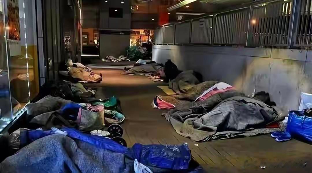 实话实说，其实是冷战结束，摧毁了西方的制造业，让资本主义世界走上了一条脱实就虚的