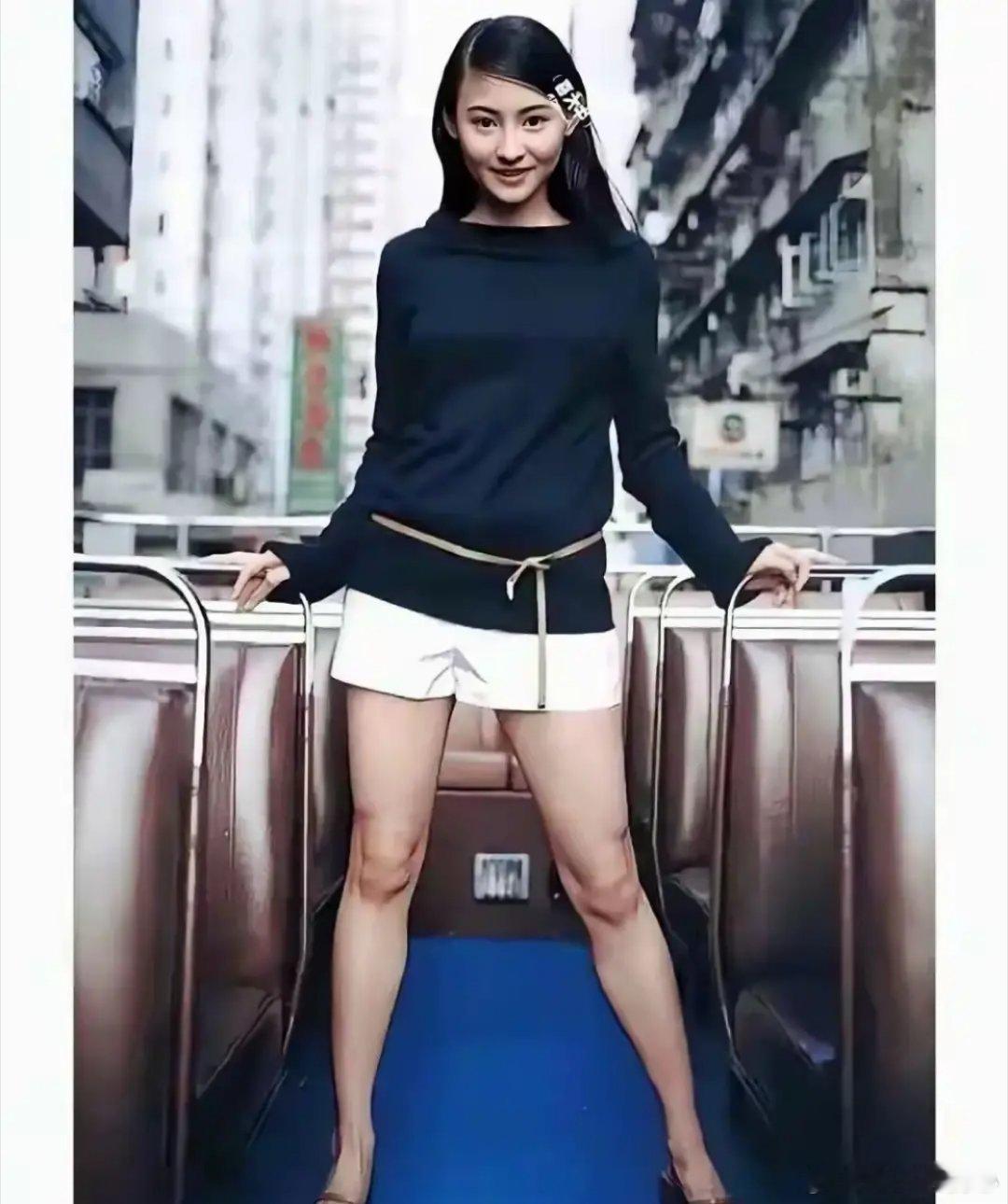 难怪谢霆锋和陈冠希都曾经对她情有独钟，那时候确实美若天仙！