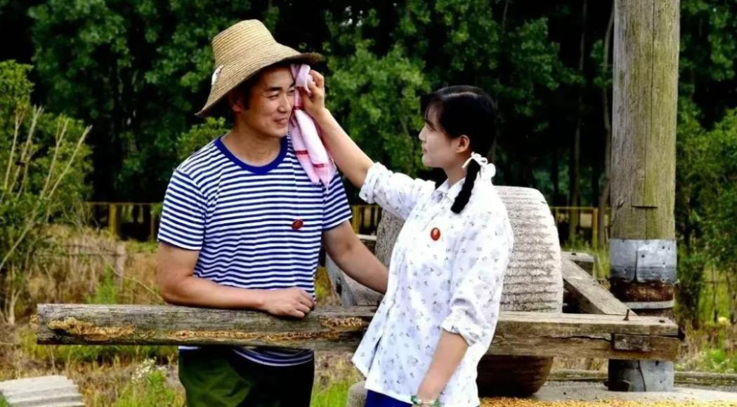 1973年，知青李广林与村姑张秀芹有了孩子。这个在今天看来稀松平常的事情，在