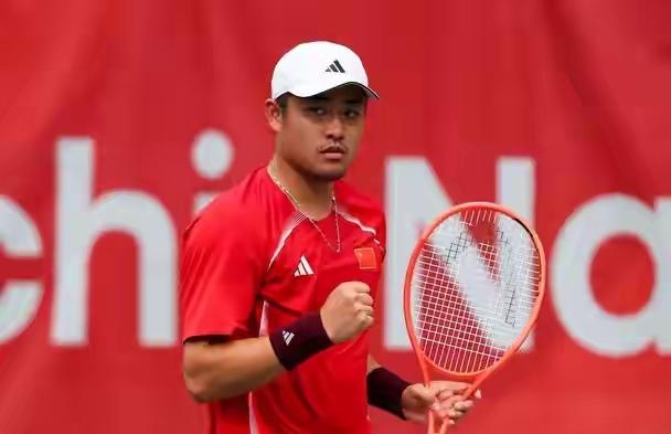 2-0冲冠，横扫日本，🇨🇳吴易昺‌击败日本选手松冈隼人，强势晋级名古屋亚运会