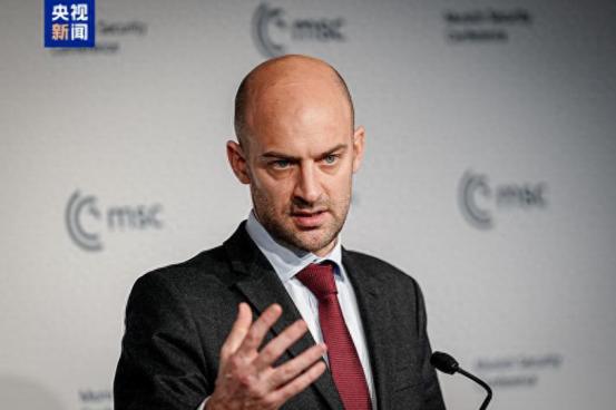 关键时刻，法国突然公开选边站队伊朗，一个举动将让美以“破防” 3月2日