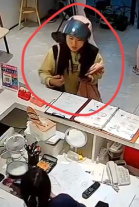 怎么会有这么不要脸的女人，带孩子拔牙，55的收费只给35，反过来网曝诊所多收费。