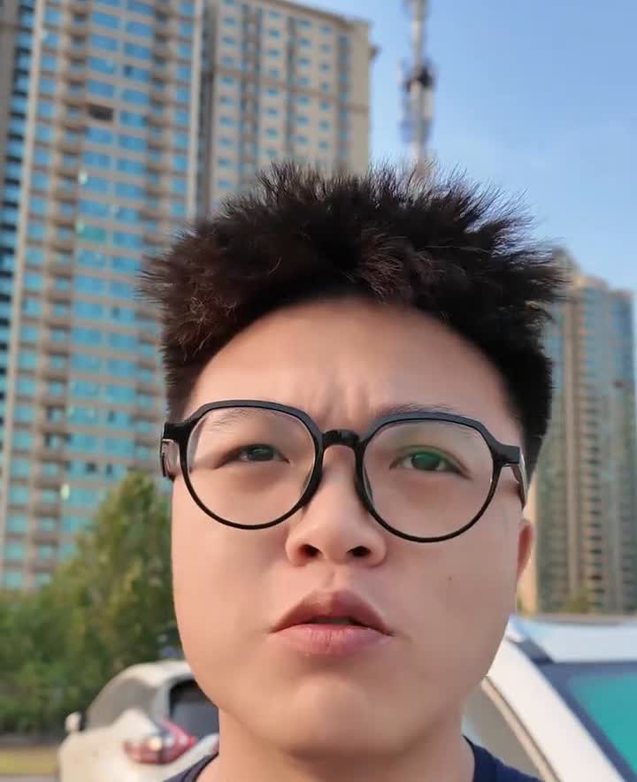 Murano楼兰，原来日产最贵的SUV，现在顶替它的位置是日产的探陆。2.0T3